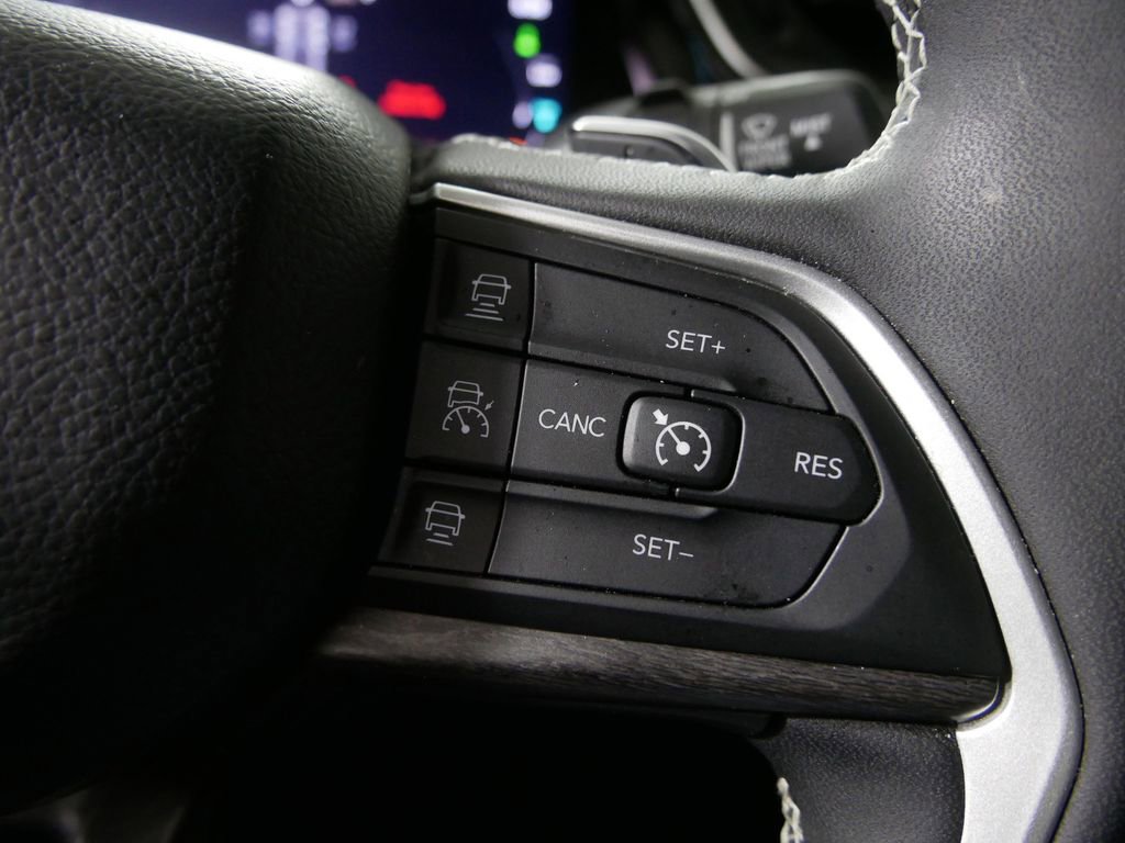 Used 2022 Jeep Grand Cherokee Limited 4xe image 23