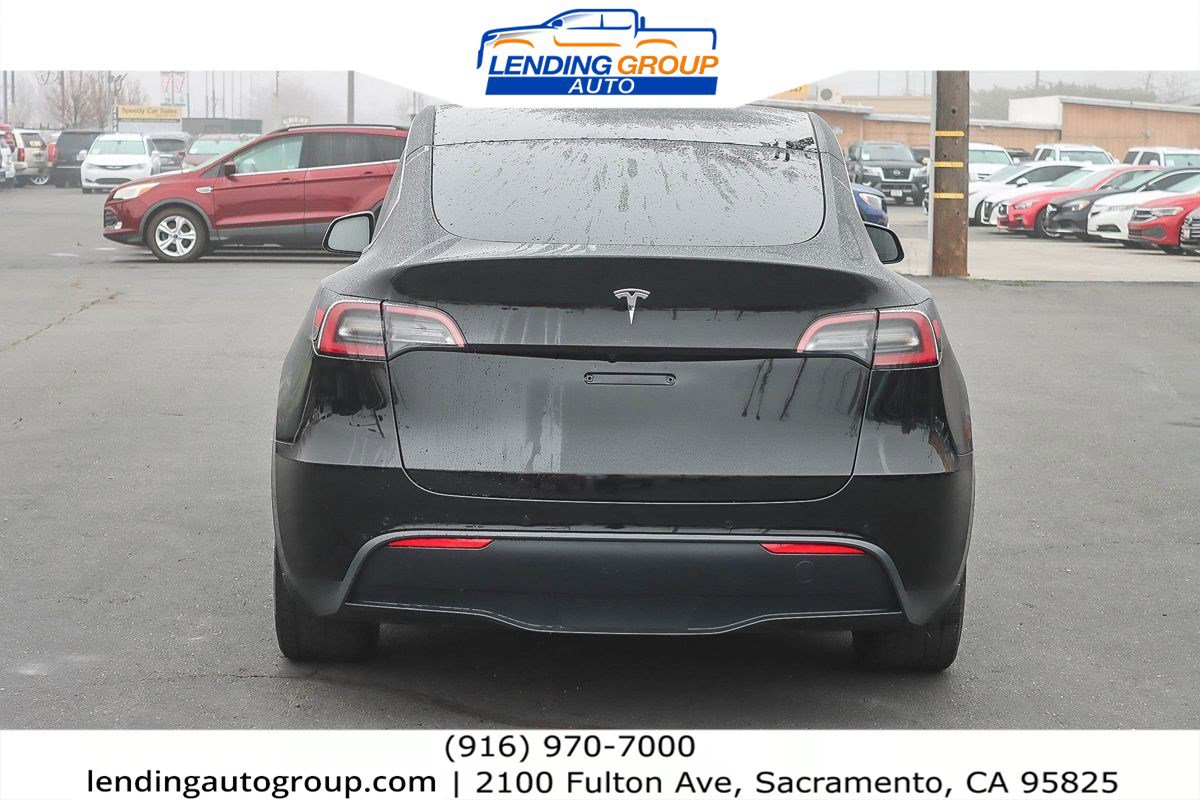 Used 2021 Tesla Model Y Long Range image 3