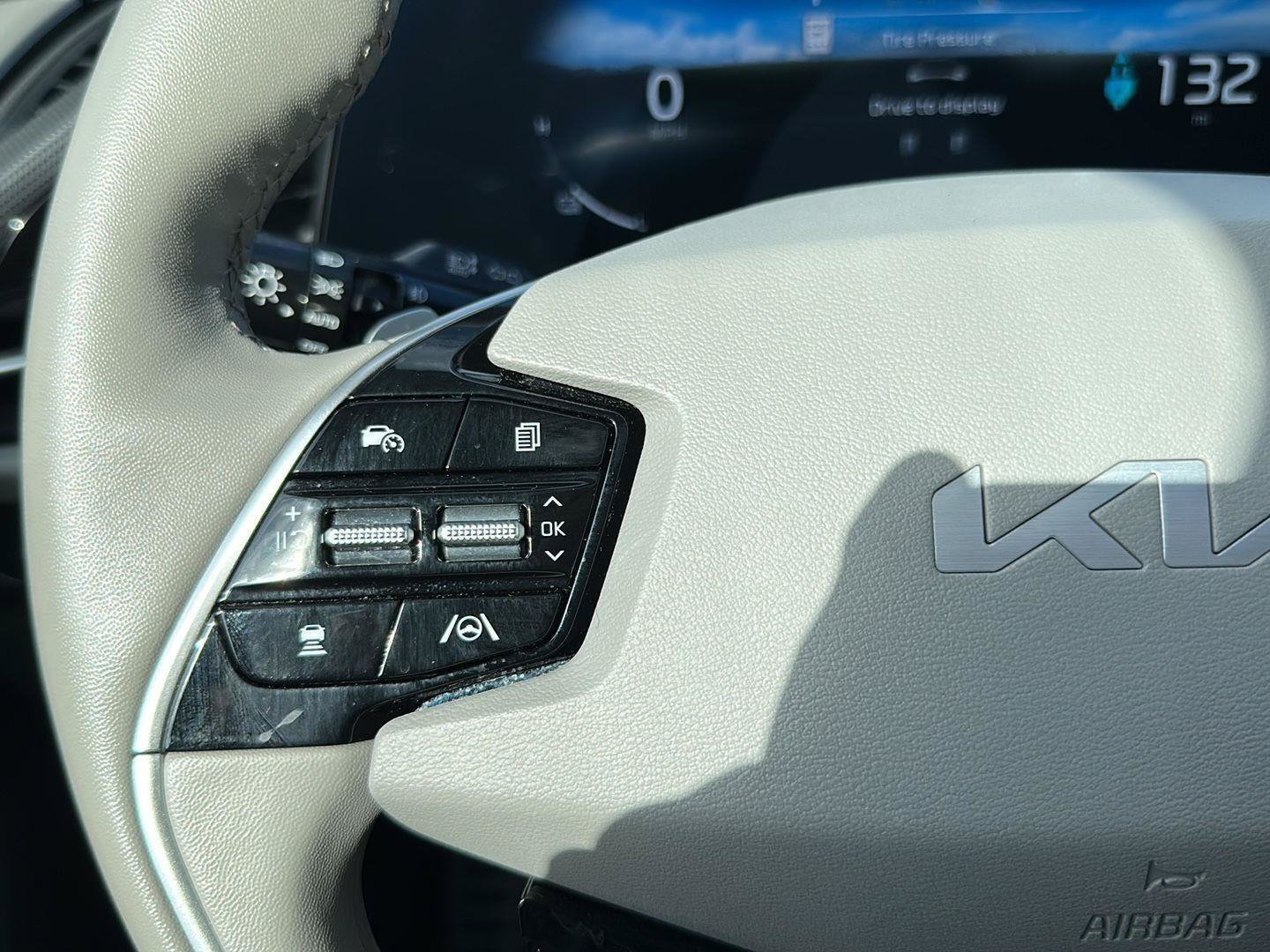 Used 2023 Kia Niro Wave w/ Wave Preserve Package FWD image 32