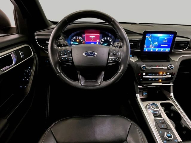 Used 2020 Ford Explorer XLT w/ Equipment Group 202A AWD/4WD image 5