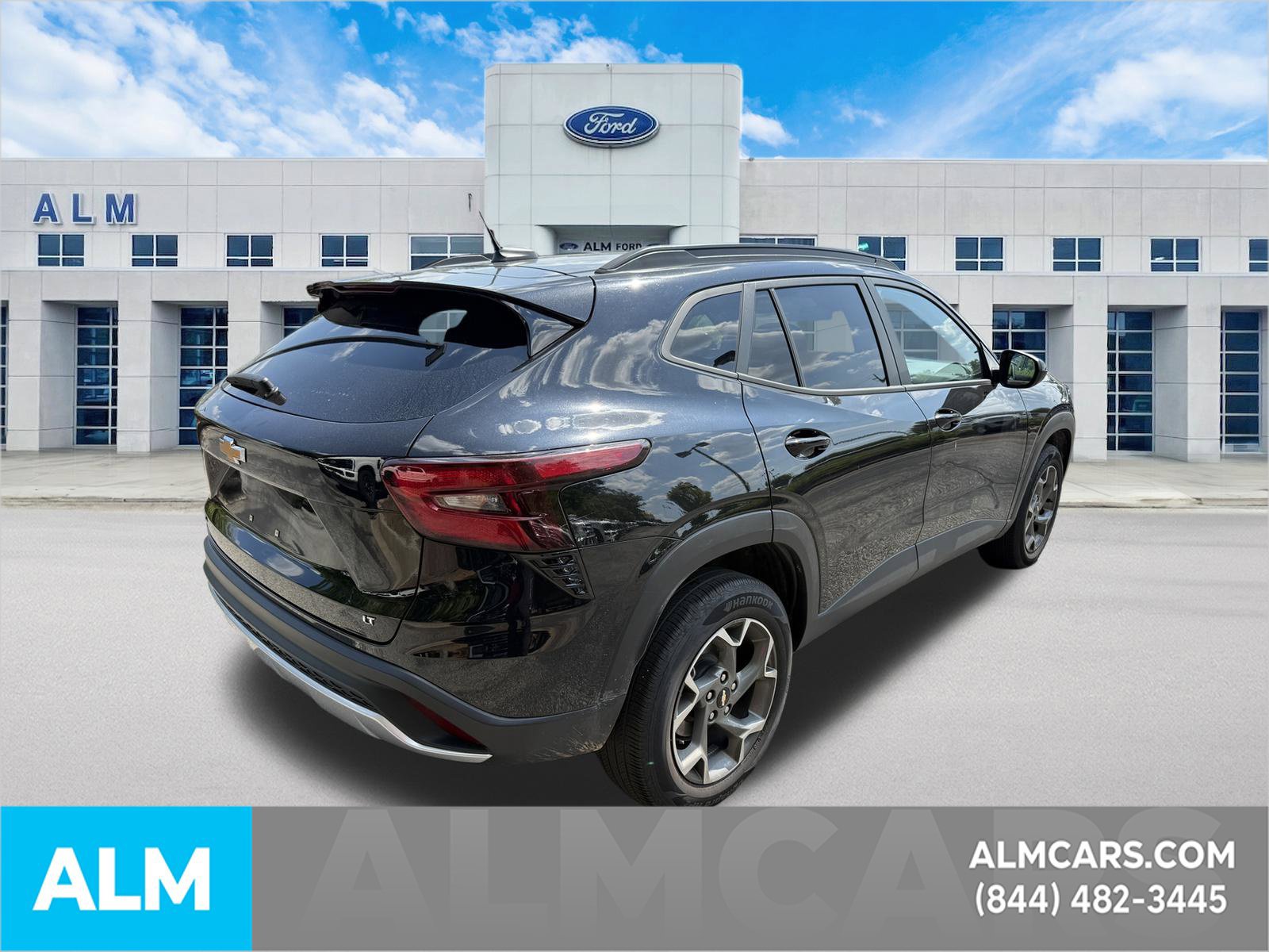 Used 2025 Chevrolet Trax LT FWD image 5