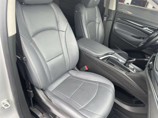 Used 2020 Buick Enclave Essence w/ Sound and Sites Package AWD/4WD image 41