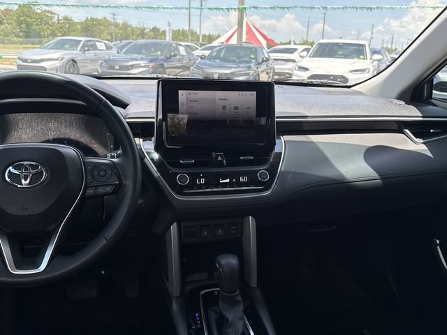 Used 2024 Toyota Corolla Cross XLE w/ Convenience Package AWD/4WD image 22