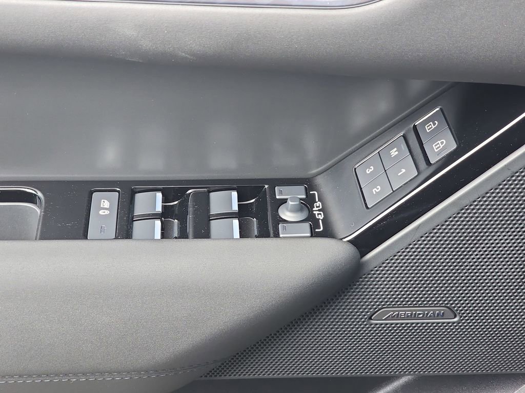 New 2026 Land Rover Range Rover Velar S AWD/4WD image 28