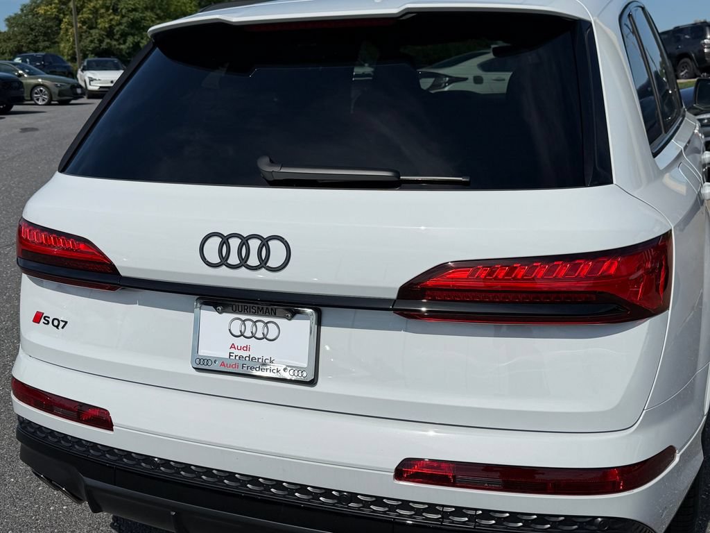 New 2026 Audi SQ7 Premium Plus AWD/4WD image 5