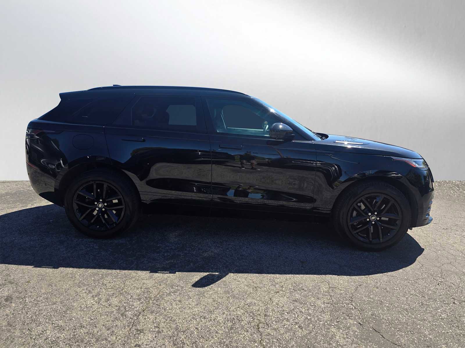 Used 2026 Land Rover Range Rover Velar Dynamic SE image 6