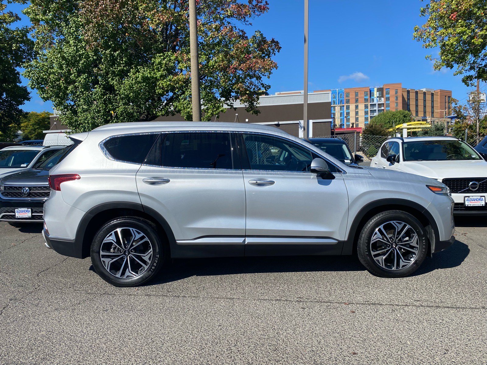 Used 2019 Hyundai Santa Fe FWD image 2