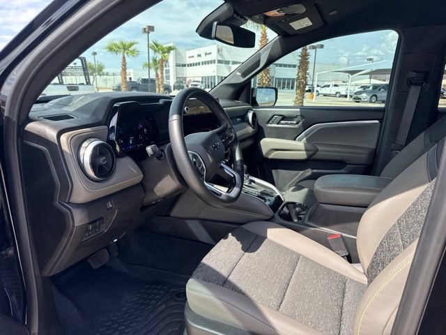 Used 2024 Chevrolet Colorado ZR2 w/ Technology Package AWD/4WD image 18