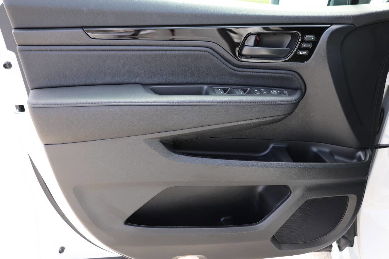 Used 2026 Honda Odyssey Touring image 12
