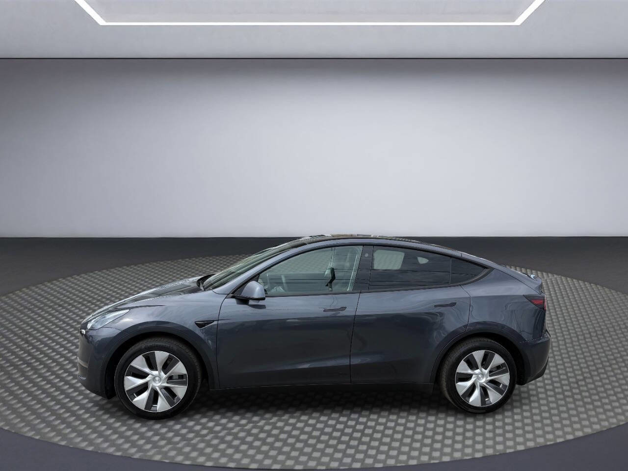 Used 2021 Tesla Model Y Long Range image 4