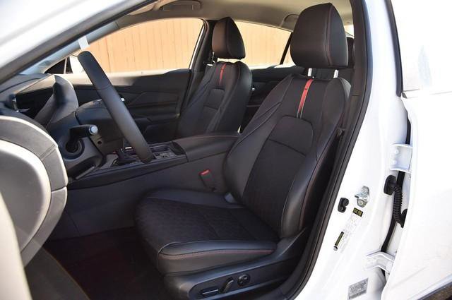 New 2026 Nissan Sentra SR w/ SR Premium Package image 24