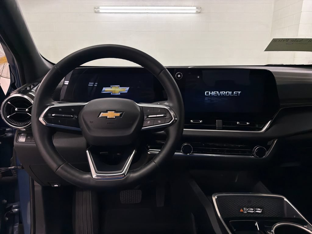 Used 2025 Chevrolet Equinox LT w/ Convenience Package II FWD image 9
