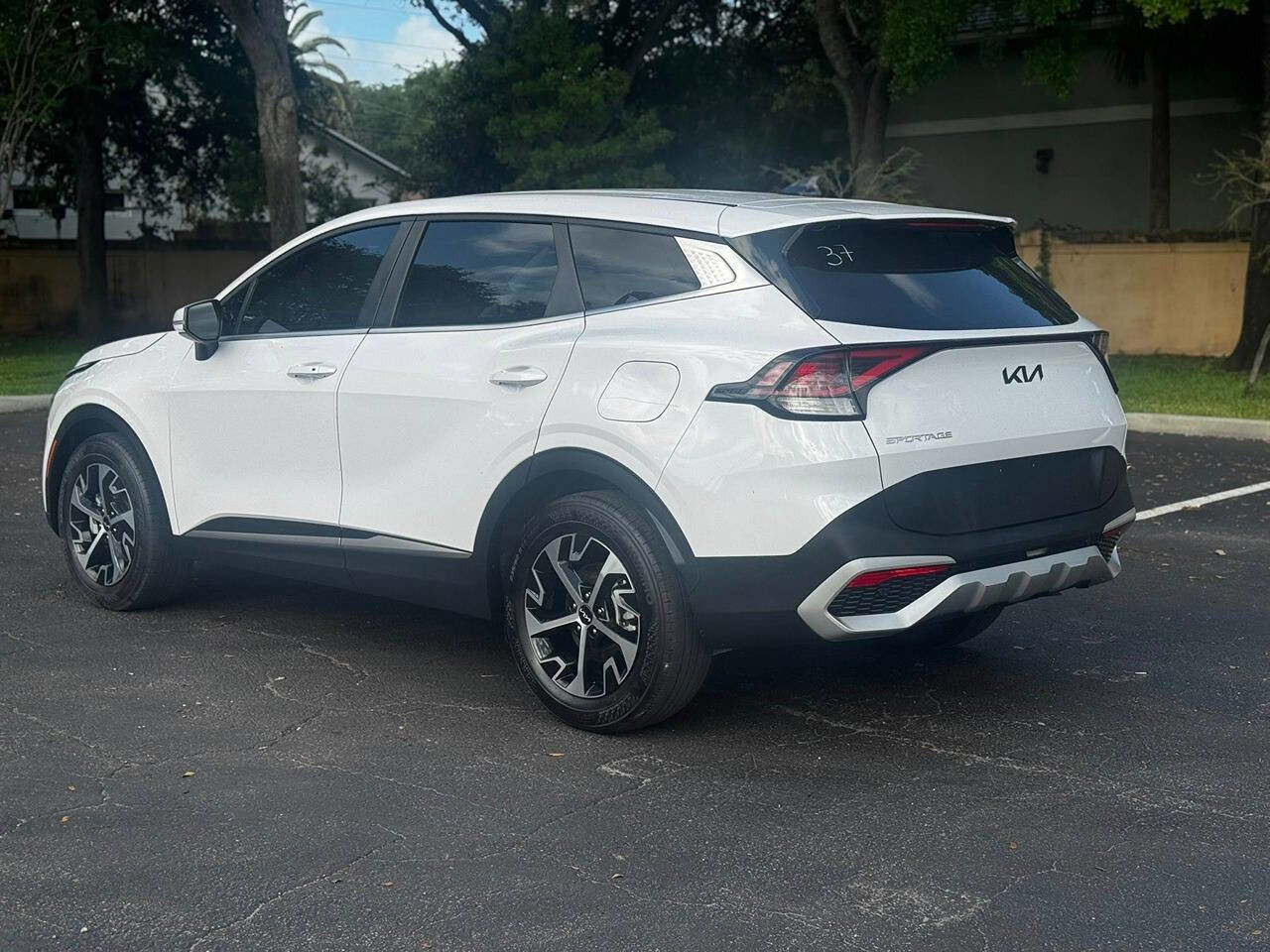 Used 2025 Kia Sportage EX image 12