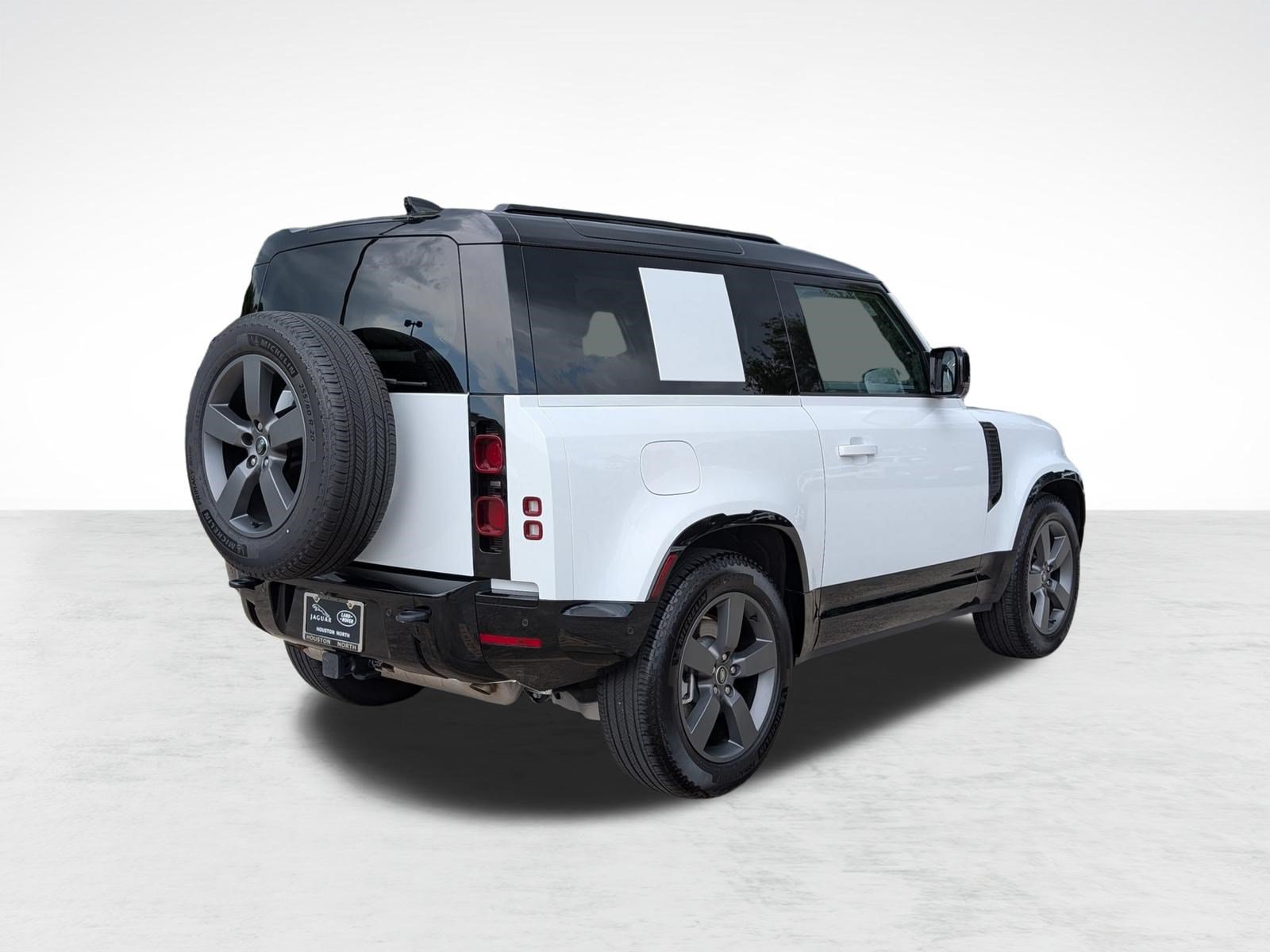 Used 2025 Land Rover Defender 90 X-Dynamic SE AWD/4WD image 9