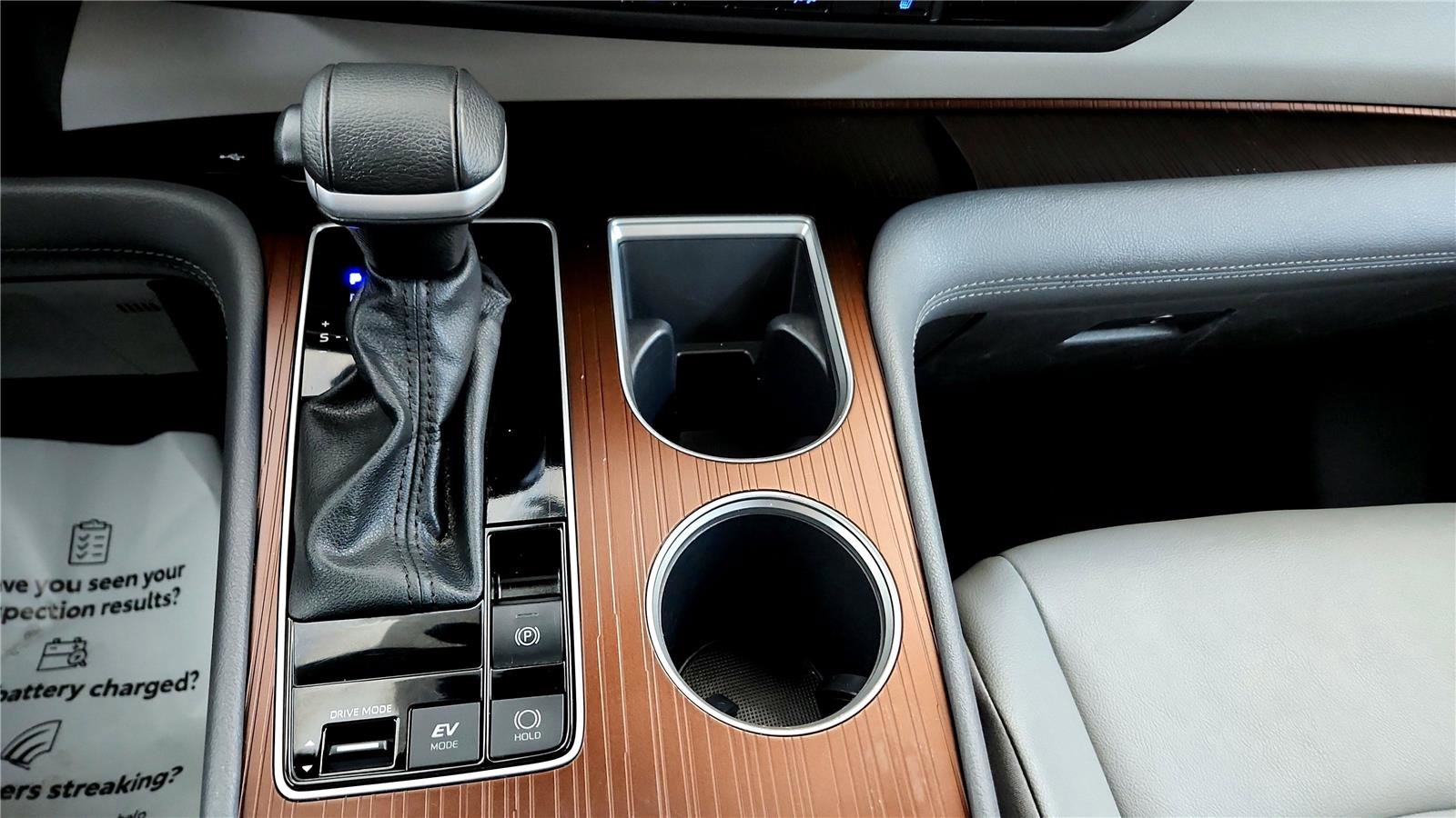 Certified 2024 Toyota Sienna XLE image 30