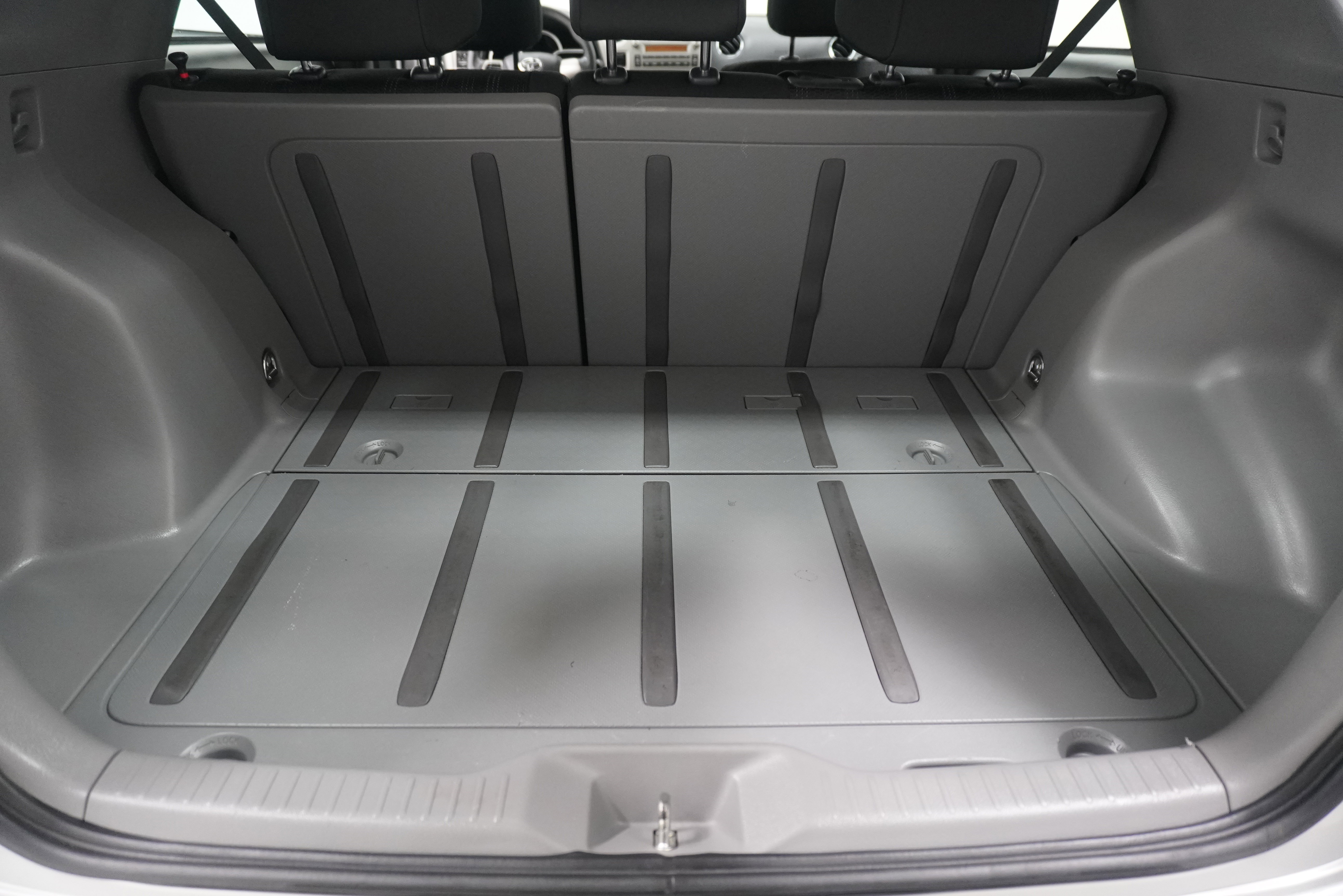 Used 2012 Toyota Matrix S image 20