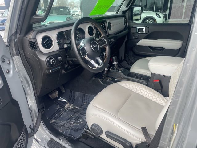 Used 2023 Jeep Wrangler Unlimited Sahara image 15