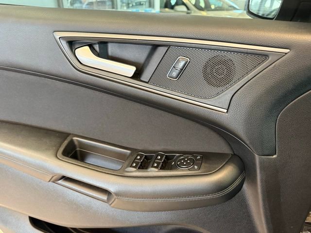 Used 2017 Ford Edge SE image 19