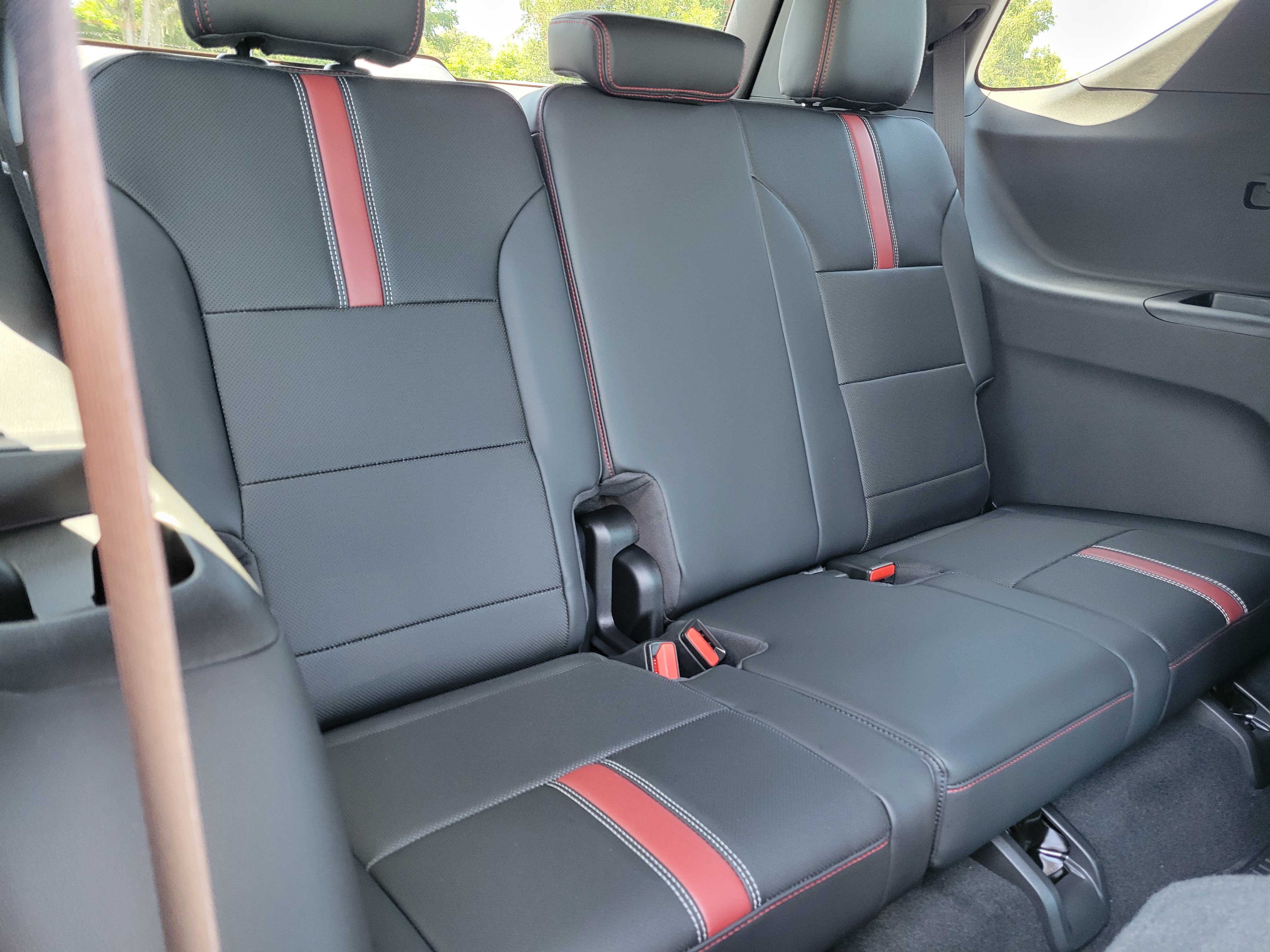 New 2027 Chevrolet Traverse RS w/ LPO, Floor Liner Package FWD image 39