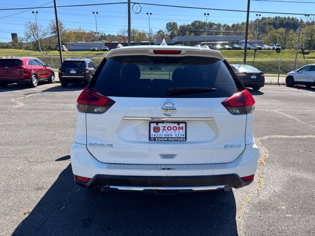 Used 2017 Nissan Rogue SV AWD/4WD image 7