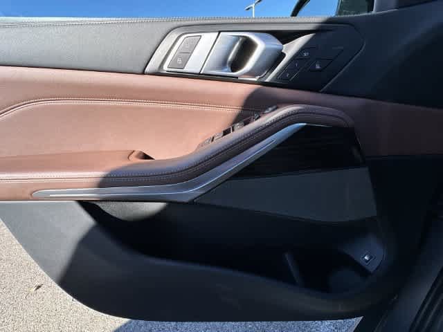 Used 2024 BMW X5 xDrive50e w/ M Sport Package AWD/4WD image 18