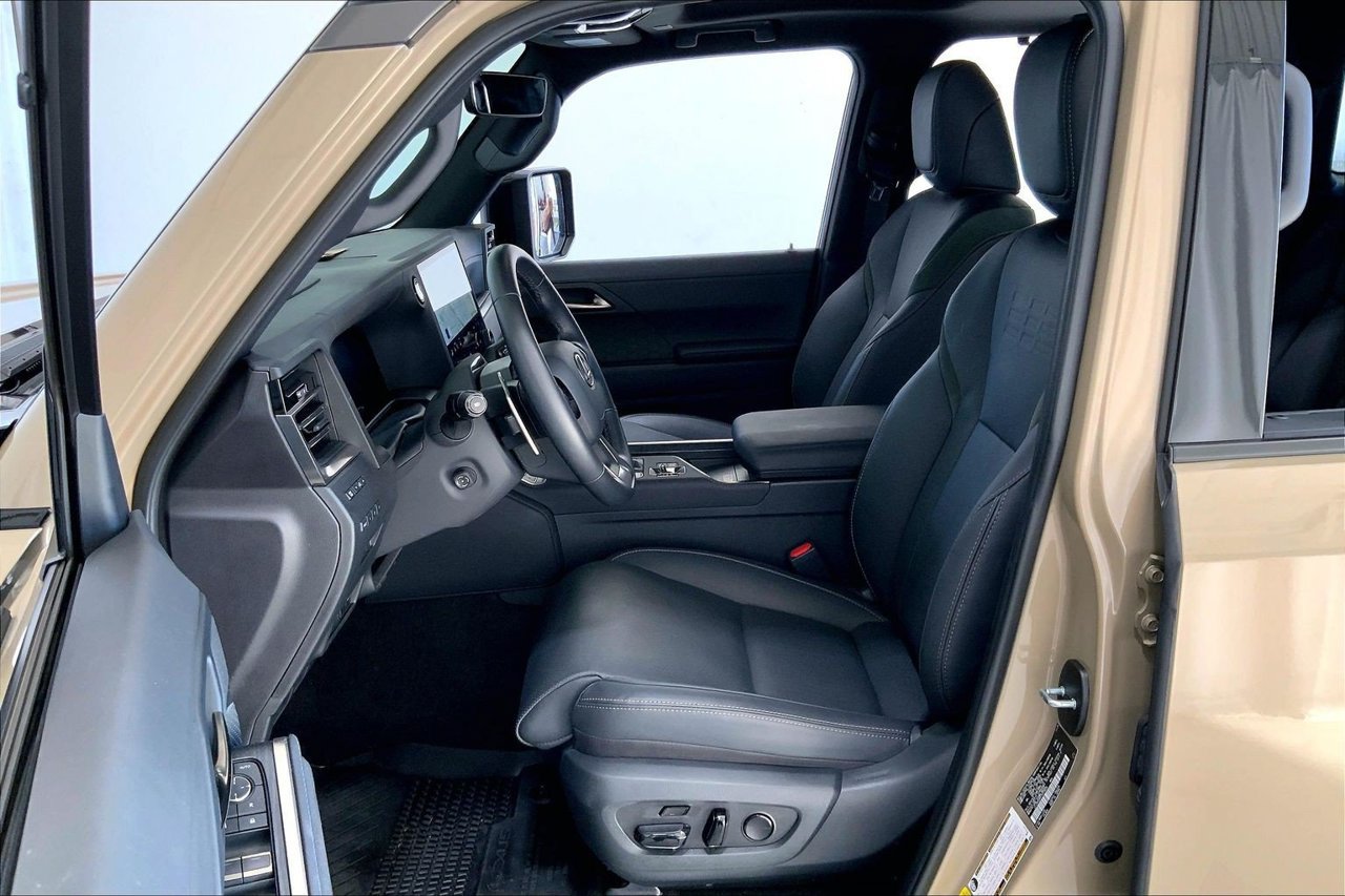 Used 2026 Lexus GX 550 AWD/4WD image 17