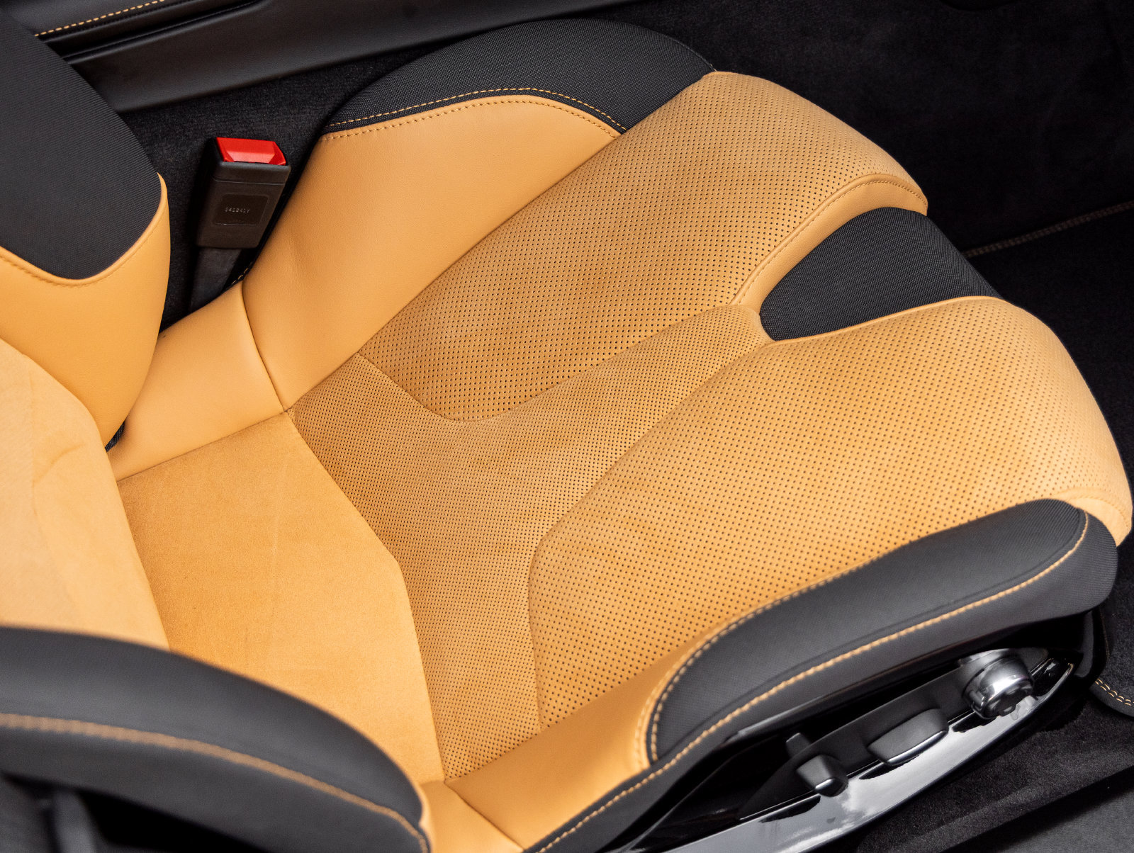 Used 2024 Chevrolet Corvette Z06 RWD image 37