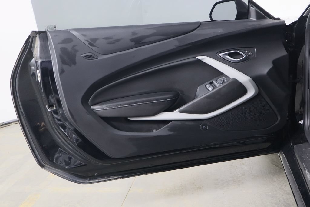 Used 2020 Chevrolet Camaro LS RWD image 13