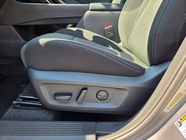 New 2026 Nissan Rogue SV FWD image 8