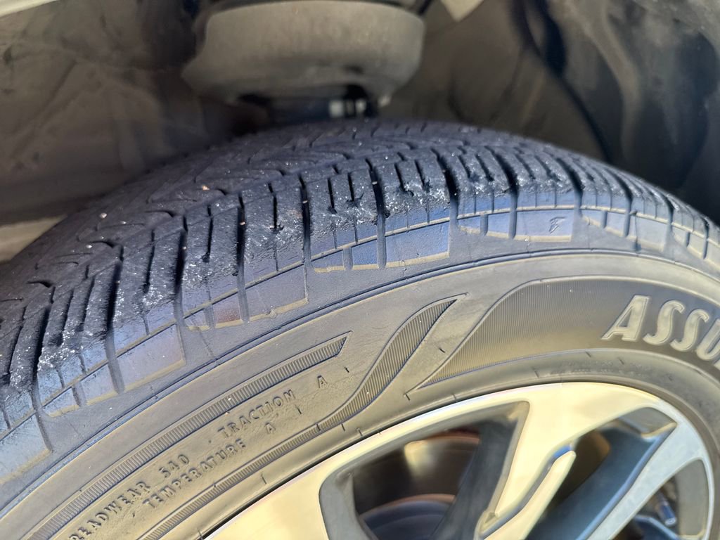 Certified 2023 Toyota Corolla Cross XLE image 34