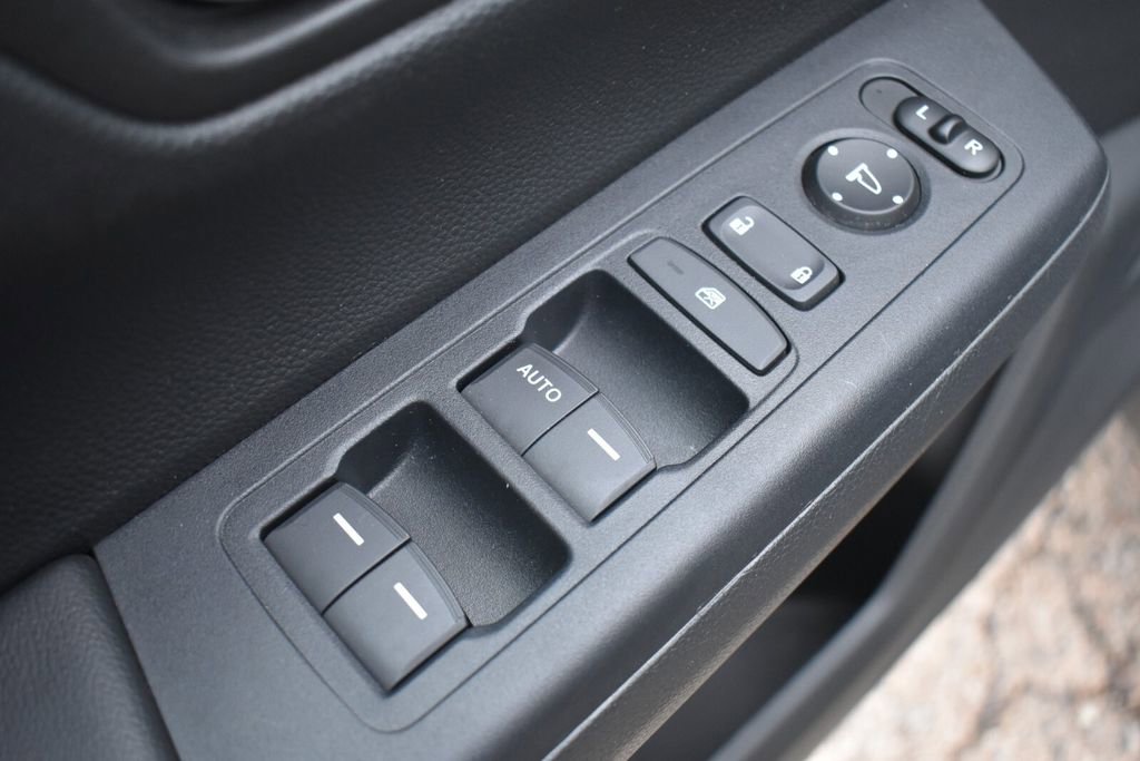 Used 2025 Honda CR-V LX image 21