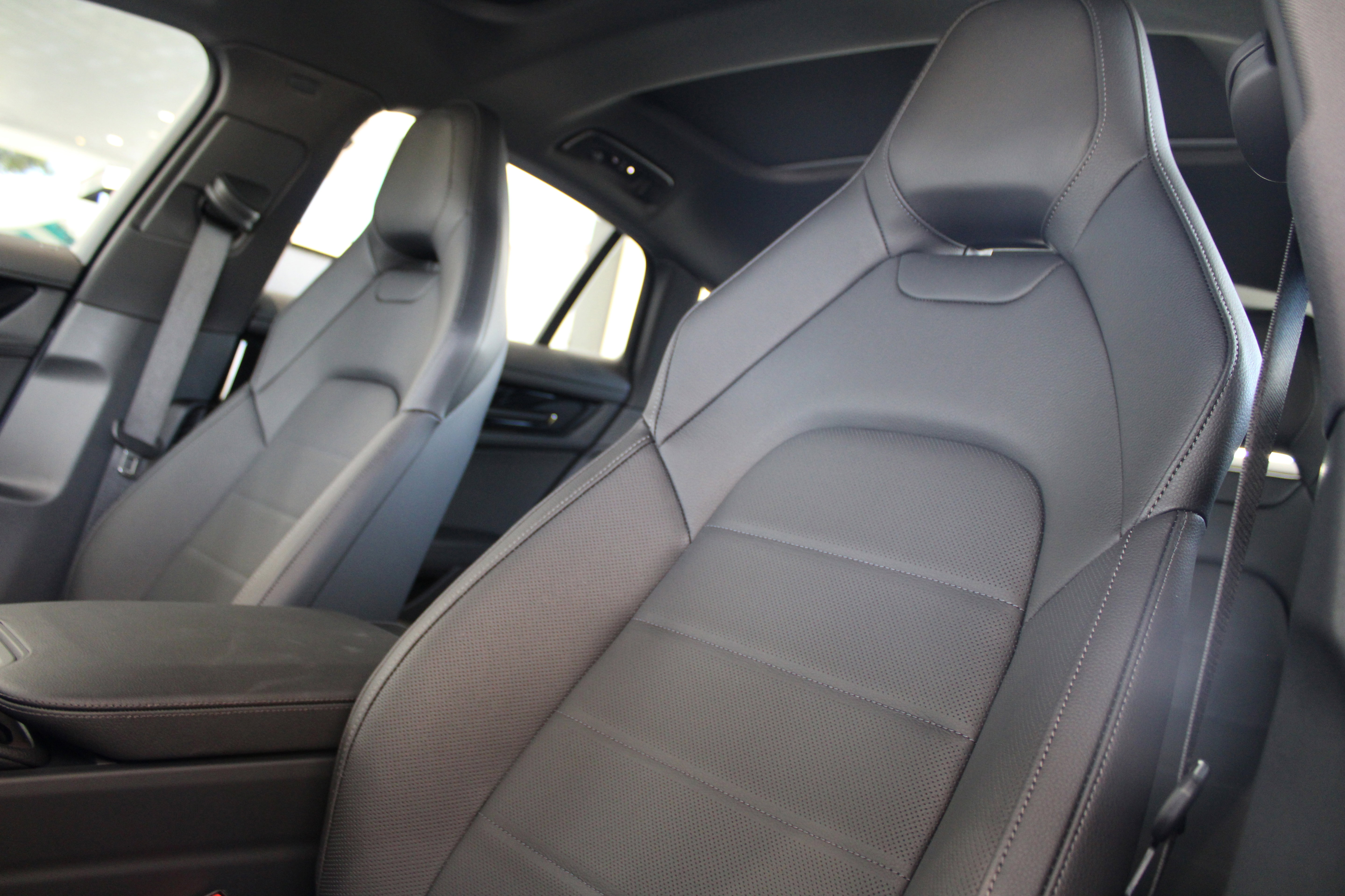 New 2025 Porsche Panamera image 5