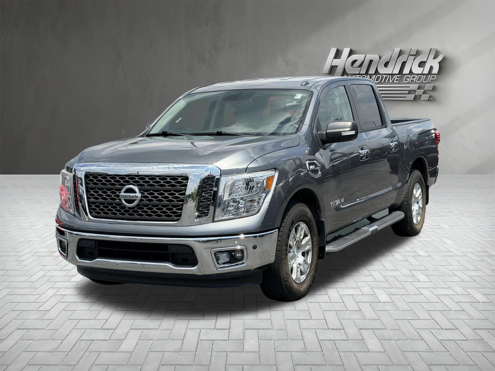 Used 2017 Nissan Titan SV RWD image 5