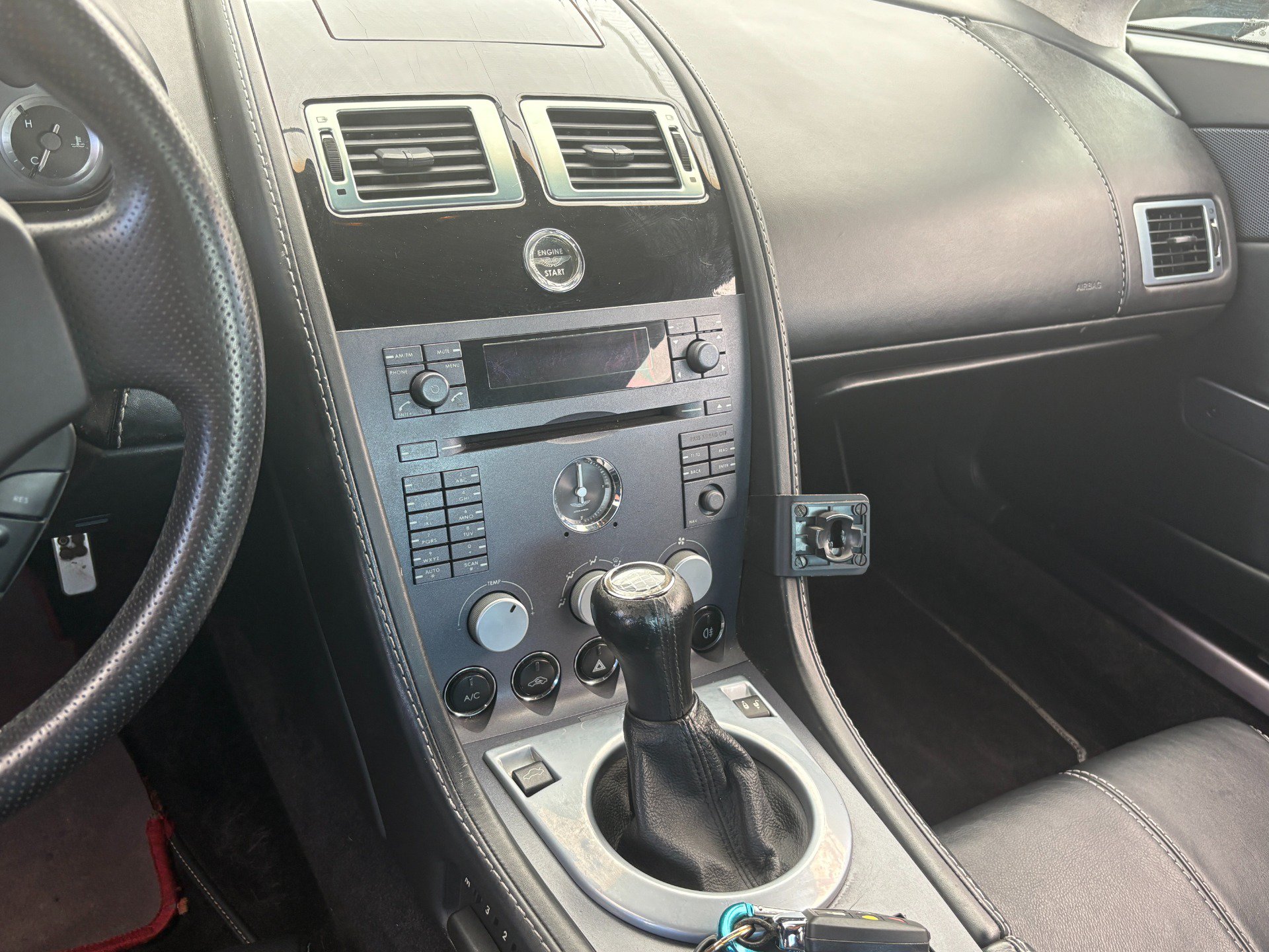 Used 2007 Aston Martin V8 Vantage Coupe RWD image 26