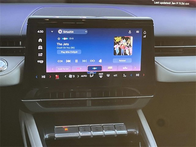 Used 2024 Lincoln Nautilus Reserve image 16