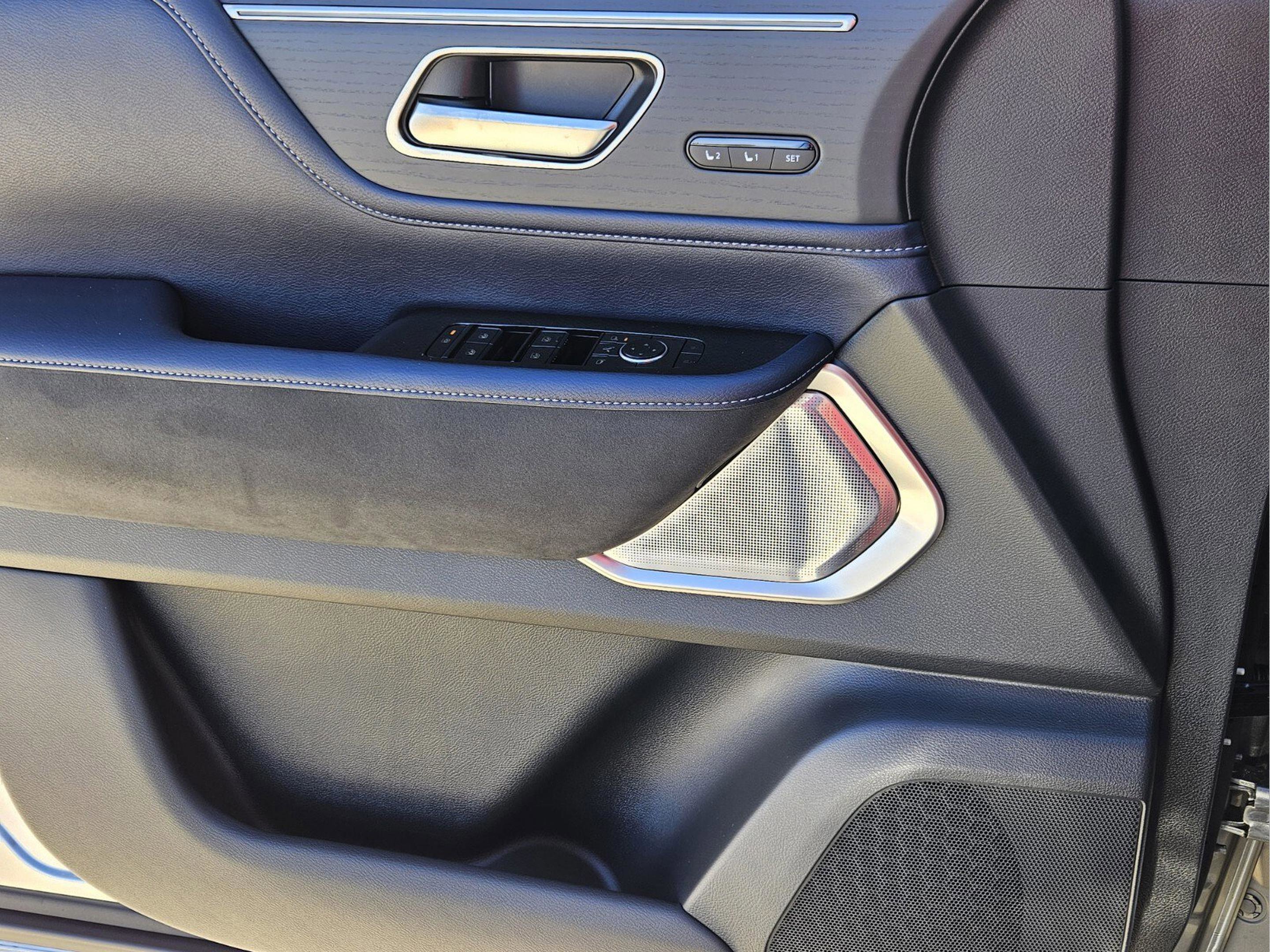 New 2026 INFINITI QX80 4WD w/ Sport Exterior Package image 24