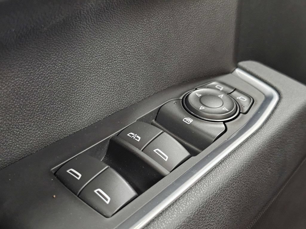 Used 2025 Chevrolet Silverado 1500 LT AWD/4WD image 30