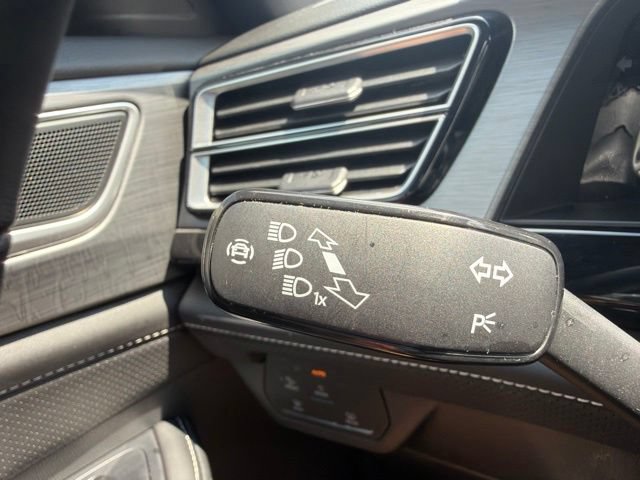 Used 2025 Volkswagen Atlas Cross Sport SE AWD/4WD image 23