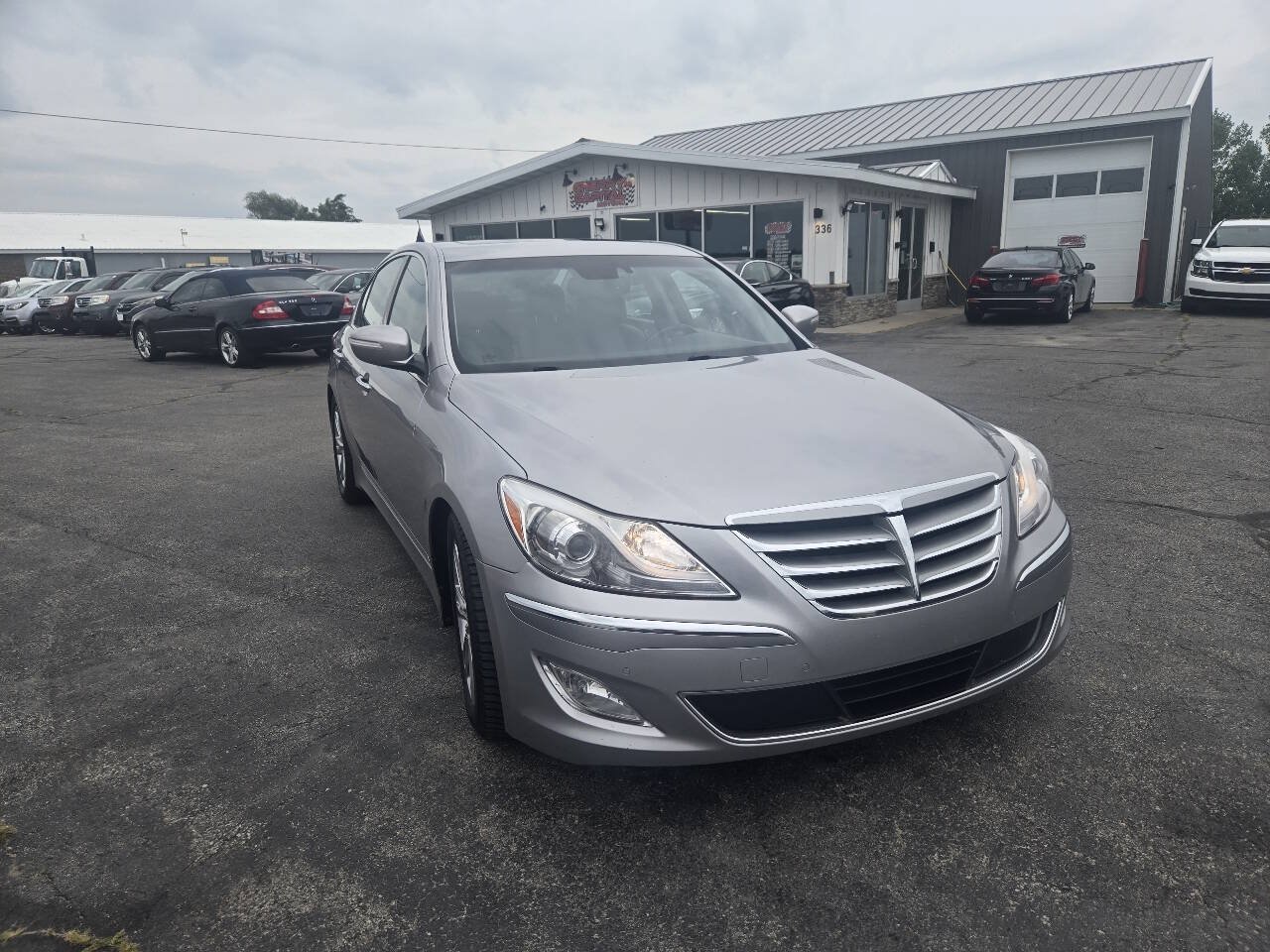 Used 2012 Hyundai Genesis 3.8 w/ Premium Pkg RWD image 4
