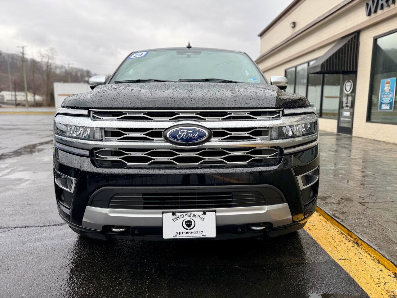 Used 2024 Ford Expedition Max Platinum image 7
