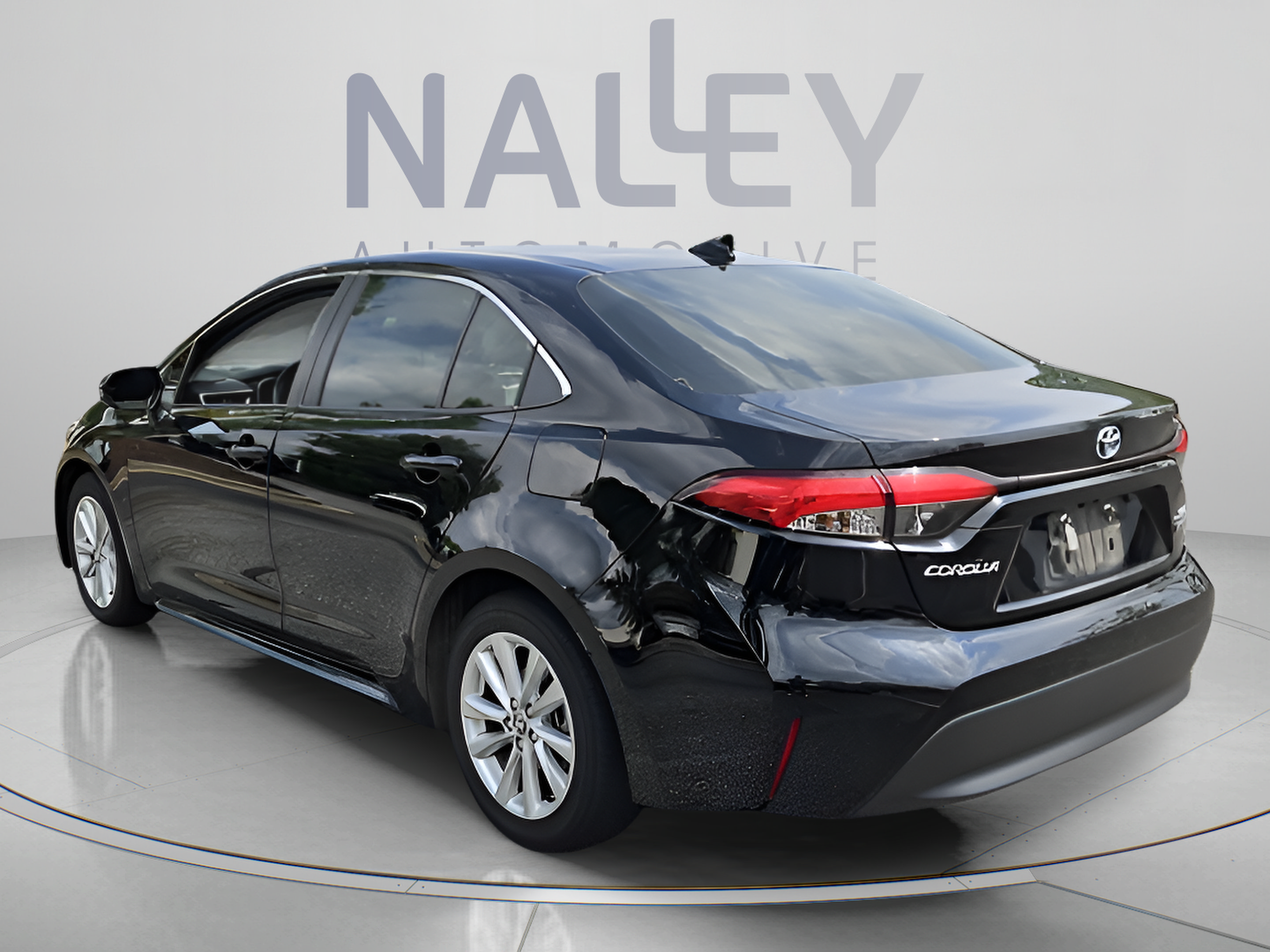 Certified 2023 Toyota Corolla XLE FWD image 3