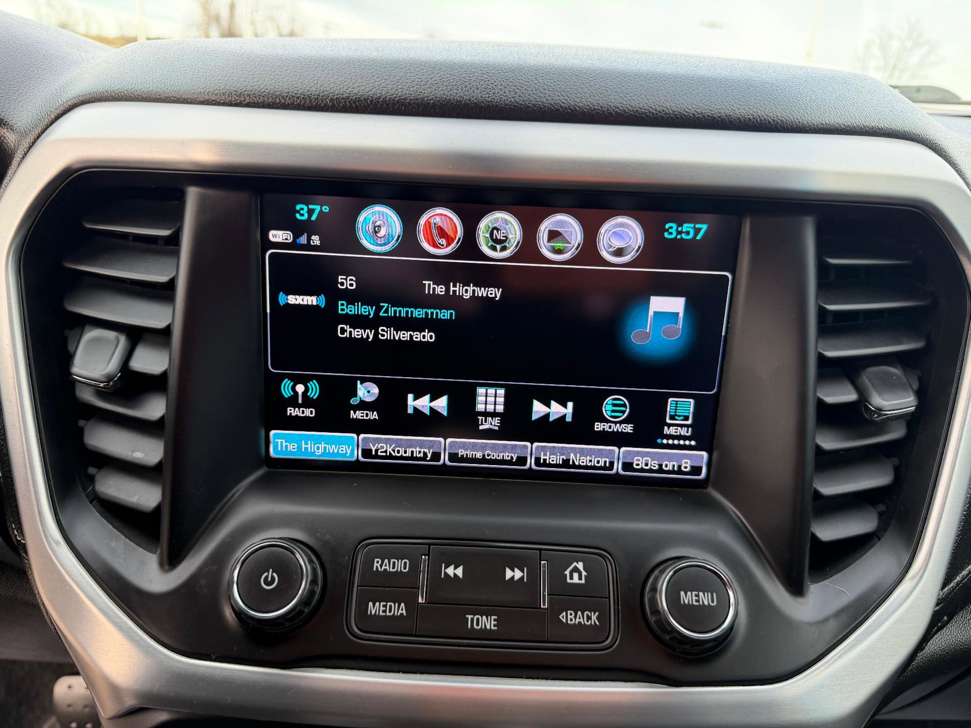 Used 2018 GMC Acadia SLT w/ LPO, Cargo Package image 22