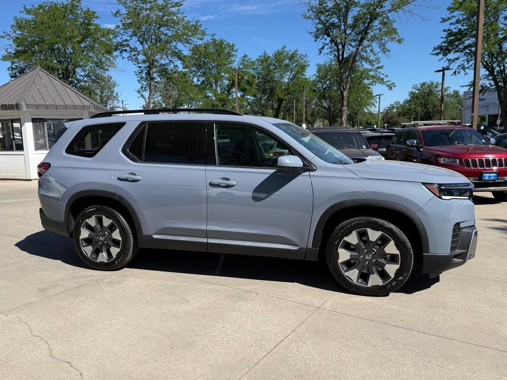 Certified 2026 Honda Pilot Touring image 3