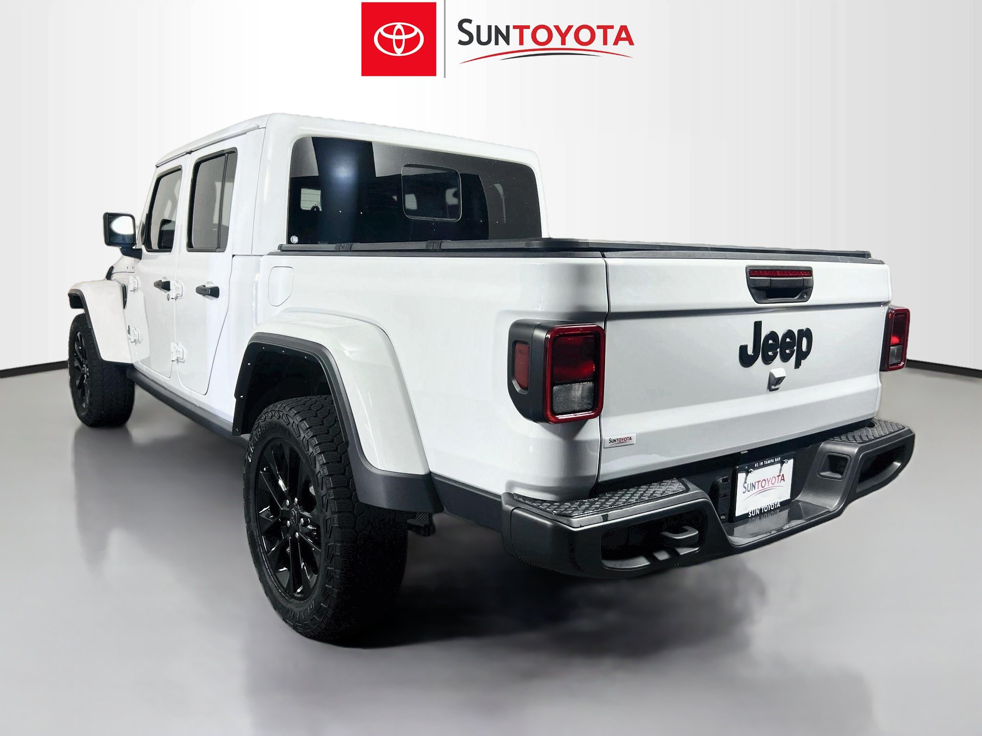 Used 2024 Jeep Gladiator Sport AWD/4WD image 6