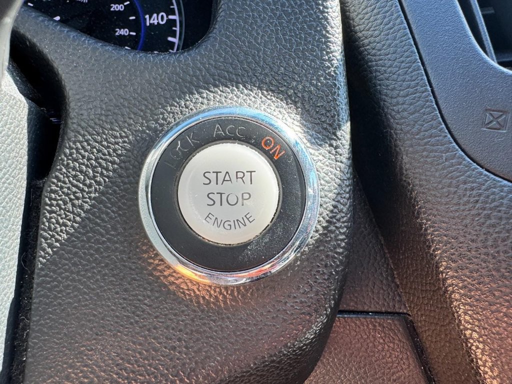 Used 2015 INFINITI Q40 AWD w/ Moonroof Package image 23