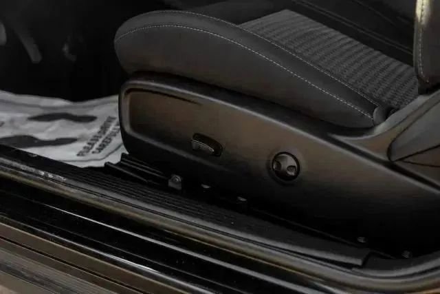 Used 2023 Dodge Challenger SXT w/ Blacktop Package image 34