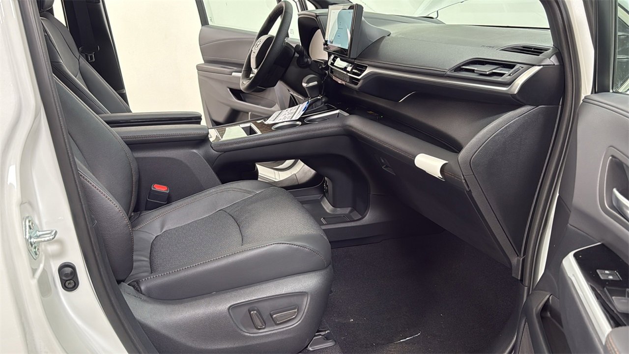 New 2026 Toyota Sienna Platinum image 19