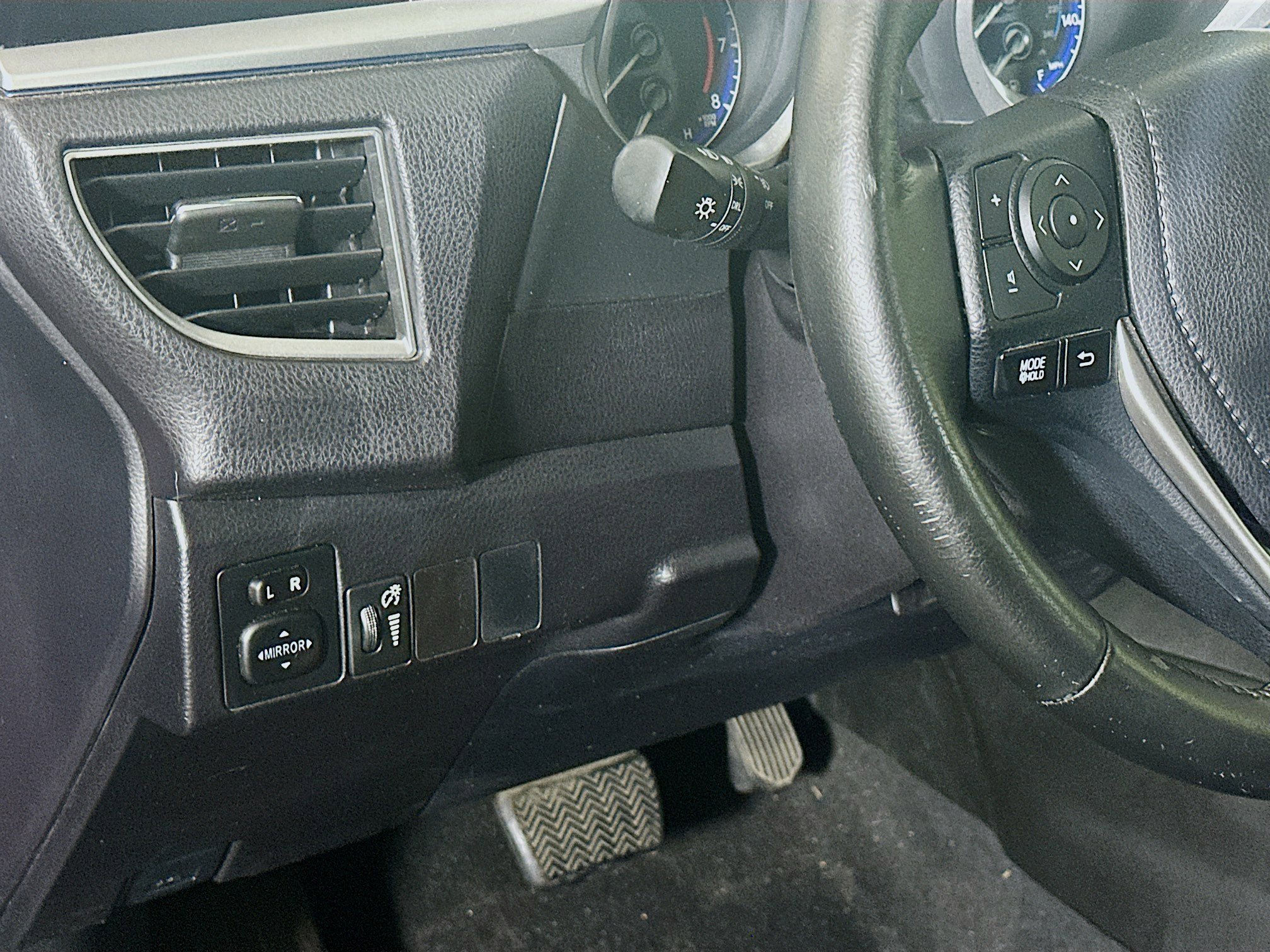 Used 2016 Toyota Corolla S FWD image 16