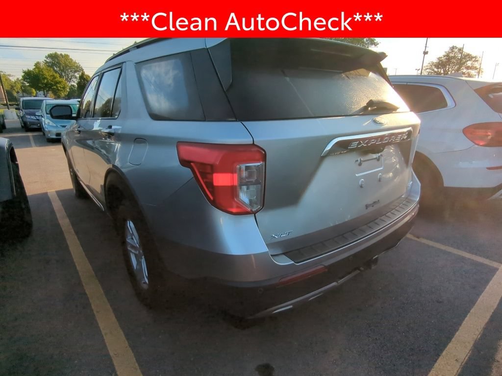 Used 2022 Ford Explorer XLT w/ Equipment Group 202A AWD/4WD image 4