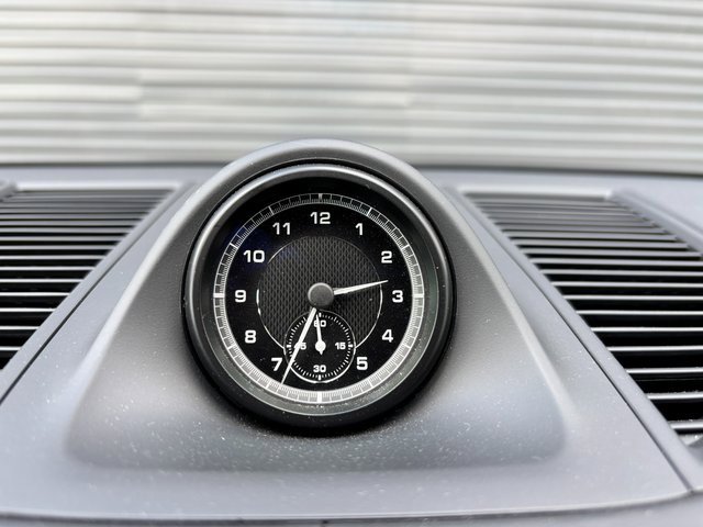 Certified 2025 Porsche Macan image 18